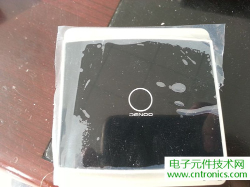一款觸控開關拆解，做工不錯