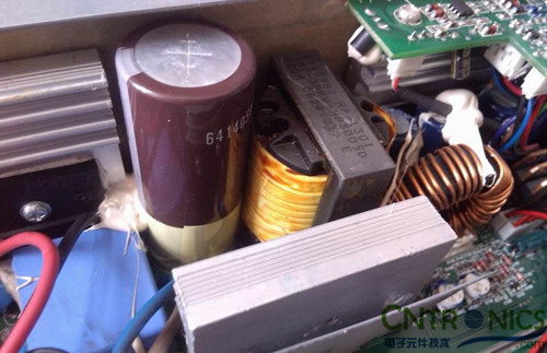 網(wǎng)友下雪天拆解DELL 12V 57.3A的開關(guān)電源自?shī)首詷? width=