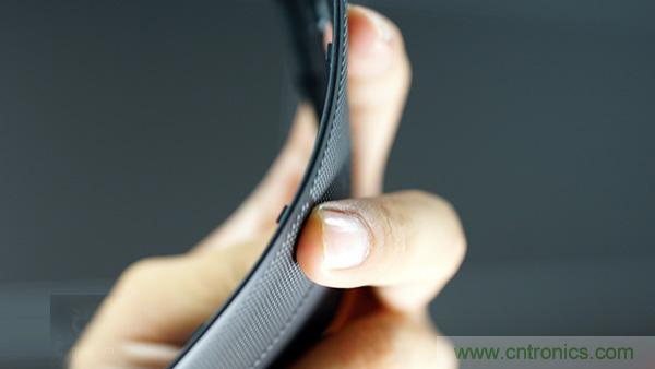 業界良心 LG V10 評測:剛毅、冷峻，不失人性化