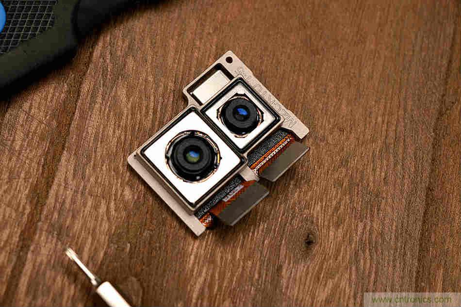 拆解魅族15 Plus：玩轉了新概念，但其工藝究竟如何？