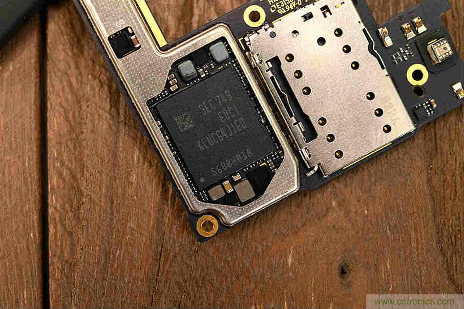 拆解魅族15 Plus：玩轉了新概念，但其工藝究竟如何？