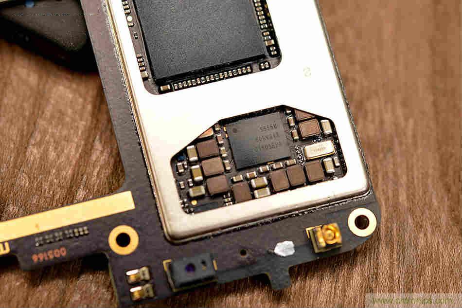 拆解魅族15 Plus：玩轉了新概念，但其工藝究竟如何？