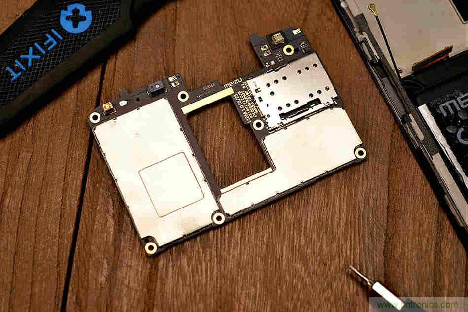 拆解魅族15 Plus：玩轉了新概念，但其工藝究竟如何？