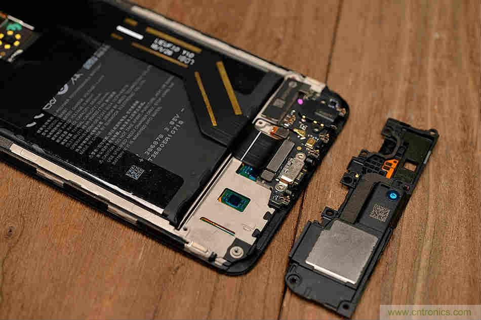 拆解魅族15 Plus：玩轉了新概念，但其工藝究竟如何？