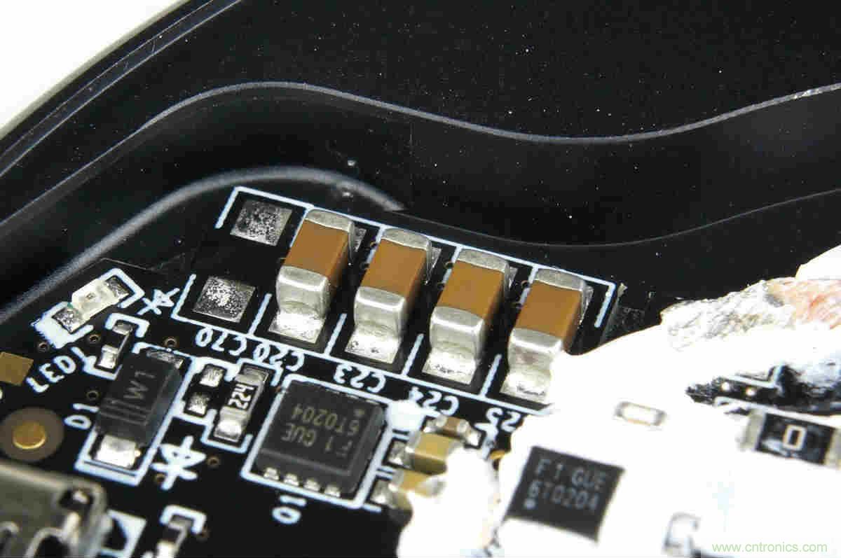 拆解對比：系出同門，小米、紫米無線充電器的差別有多大？