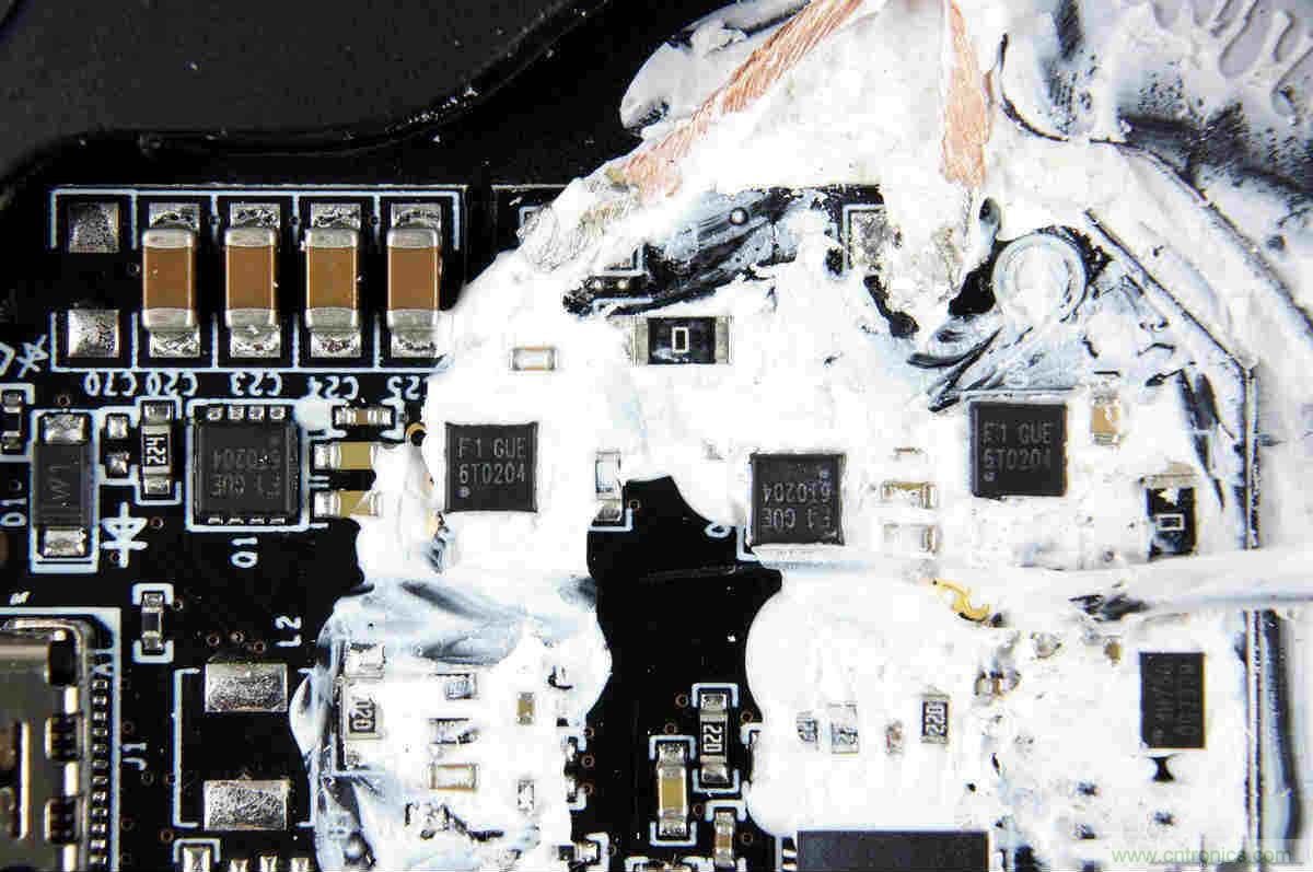 拆解對比：系出同門，小米、紫米無線充電器的差別有多大？