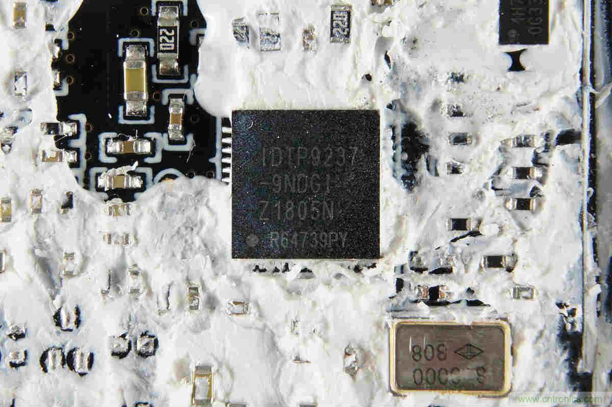 拆解對比：系出同門，小米、紫米無線充電器的差別有多大？