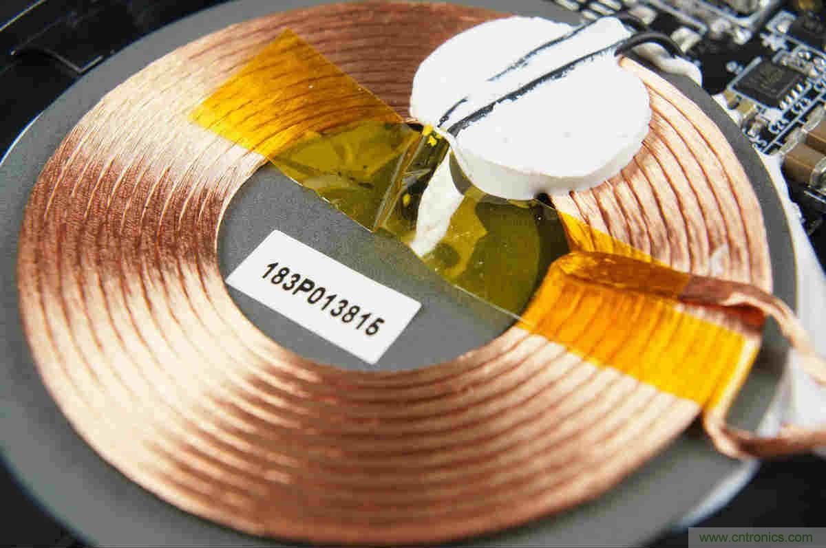 拆解對比：系出同門，小米、紫米無線充電器的差別有多大？