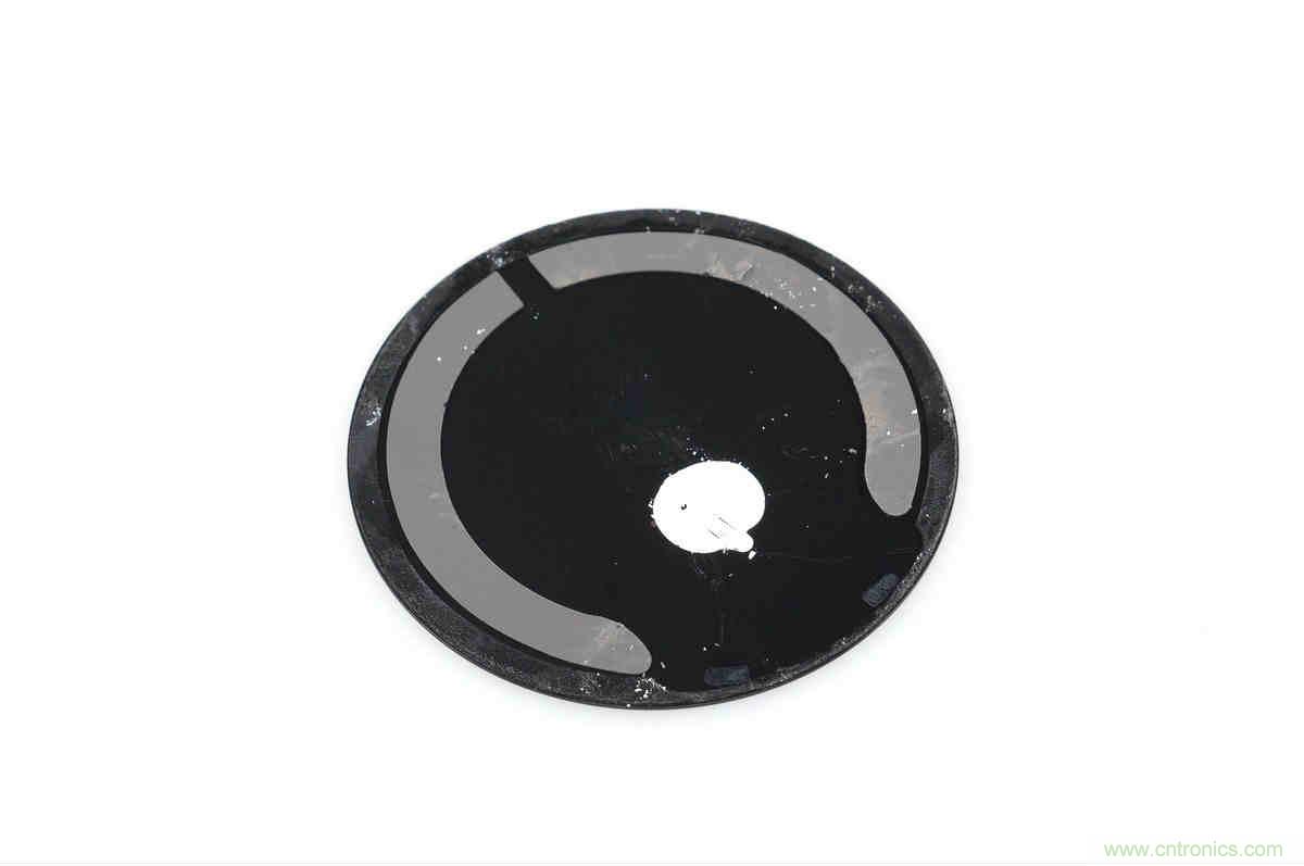 拆解對比：系出同門，小米、紫米無線充電器的差別有多大？