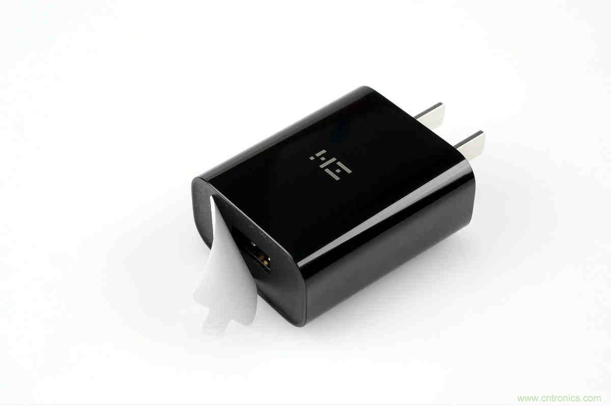 拆解對比：系出同門，小米、紫米無線充電器的差別有多大？