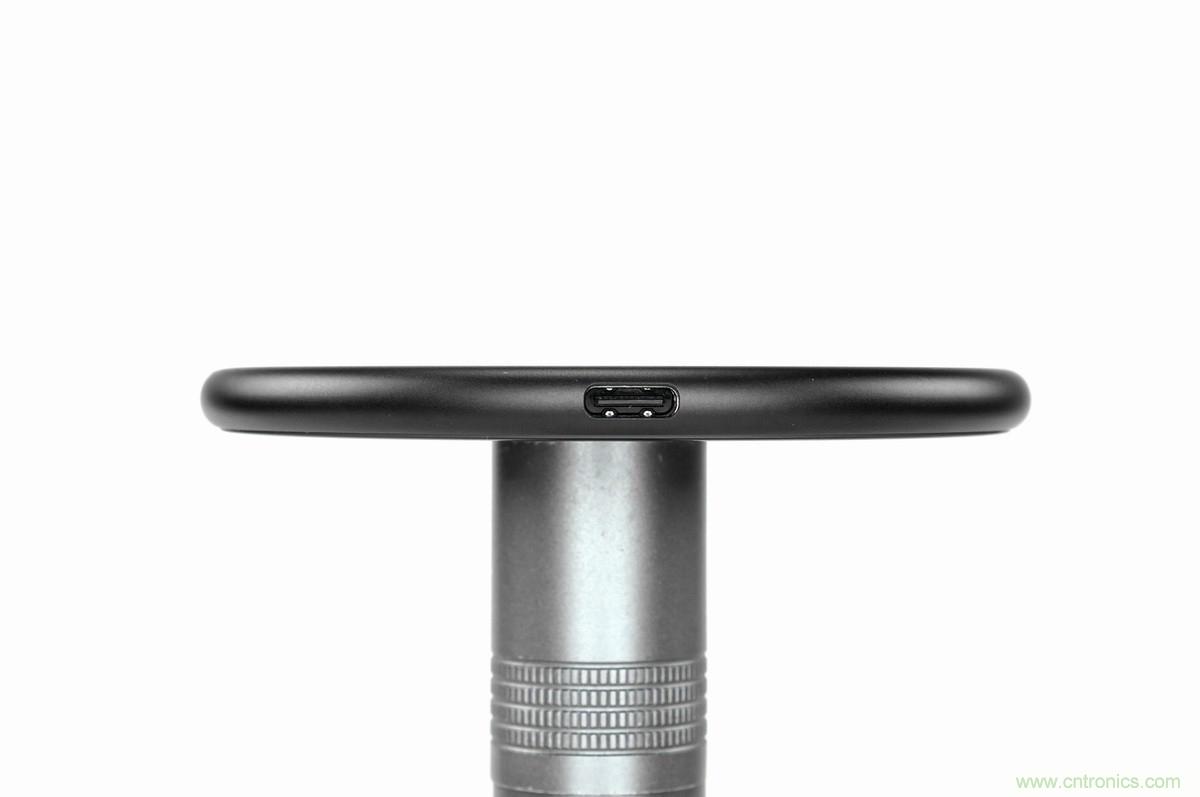 拆解對比：系出同門，小米、紫米無線充電器的差別有多大？