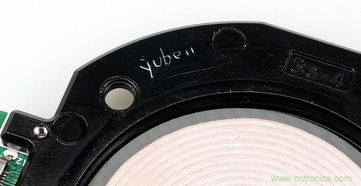 拆解對比：系出同門，小米、紫米無線充電器的差別有多大？