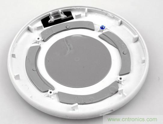 拆解對比：系出同門，小米、紫米無線充電器的差別有多大？