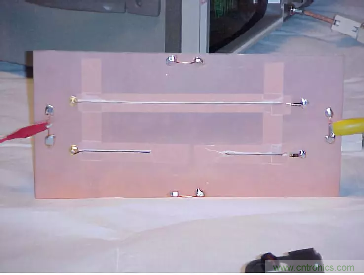 PCB割地對系統ESD是否有影響？