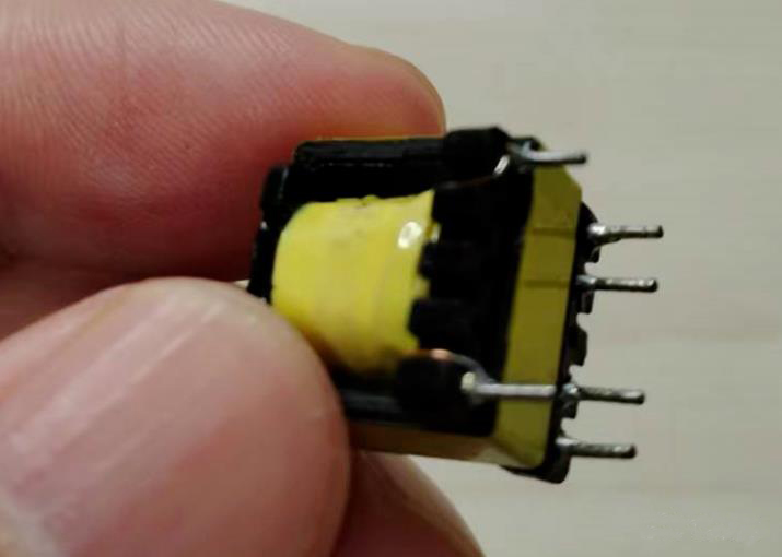 如何利用示波器快速判斷變壓器的同名端和異名端？