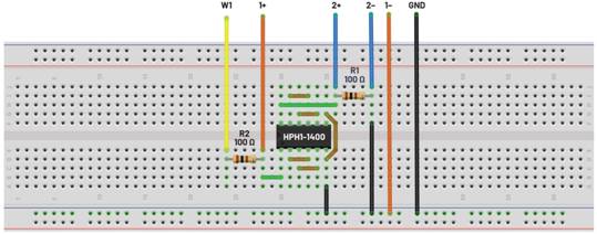   材料  ? ADALM2000主動(dòng)學(xué)習(xí)模塊 ? 無焊試驗(yàn)板和跳線套件 ? 一臺HPH1-1400L 6繞組變壓器 ? 一臺HPH1-0190L 6繞組變壓器 ? 兩個(gè)100 Ω電阻  說明  在無焊試驗(yàn)板上構(gòu)建圖2所示的電路。需要使用此設(shè)置來測量初級/次級匝數(shù)比為1:1的三種不同配置下，兩個(gè)變壓器型號各自的頻率響應(yīng)。兩個(gè)紅色箭頭表示在初級和次級使用同一個(gè)線圈的配置中連接源電阻和負(fù)載電阻的位置。藍(lán)色箭頭對應(yīng)的是在初級和次級使用兩個(gè)串聯(lián)線圈的配置。綠色箭頭對應(yīng)的是在初級和次級使用三個(gè)串聯(lián)線圈的配置。
